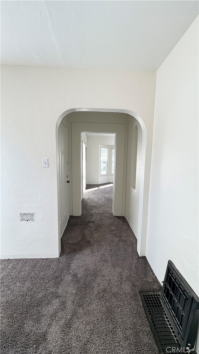 604 N Campus Avenue Property Photo 13