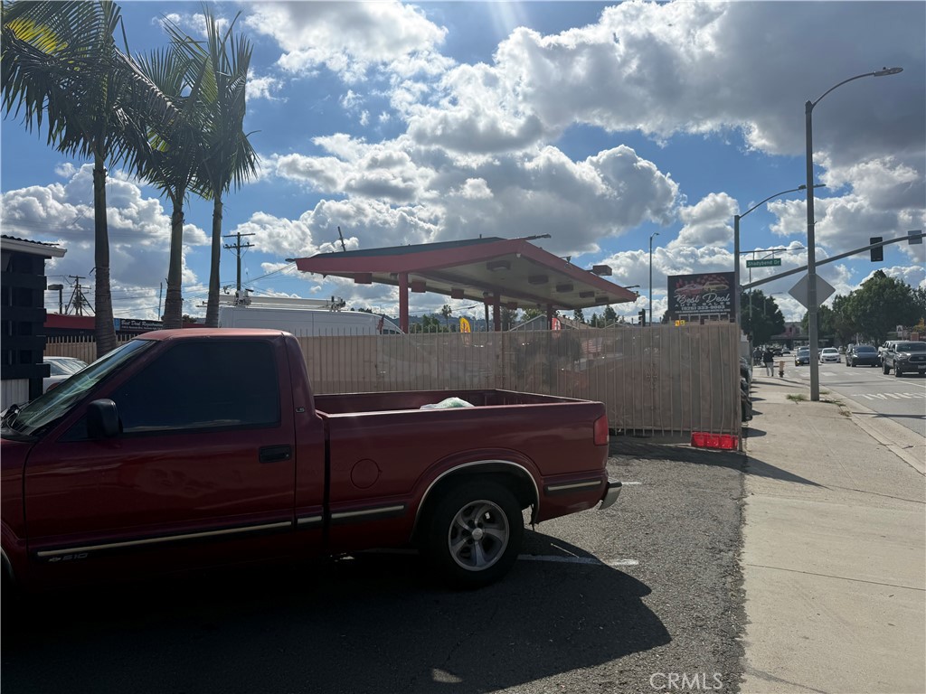 1136 S Hacienda Boulevard Se Property Photo 3