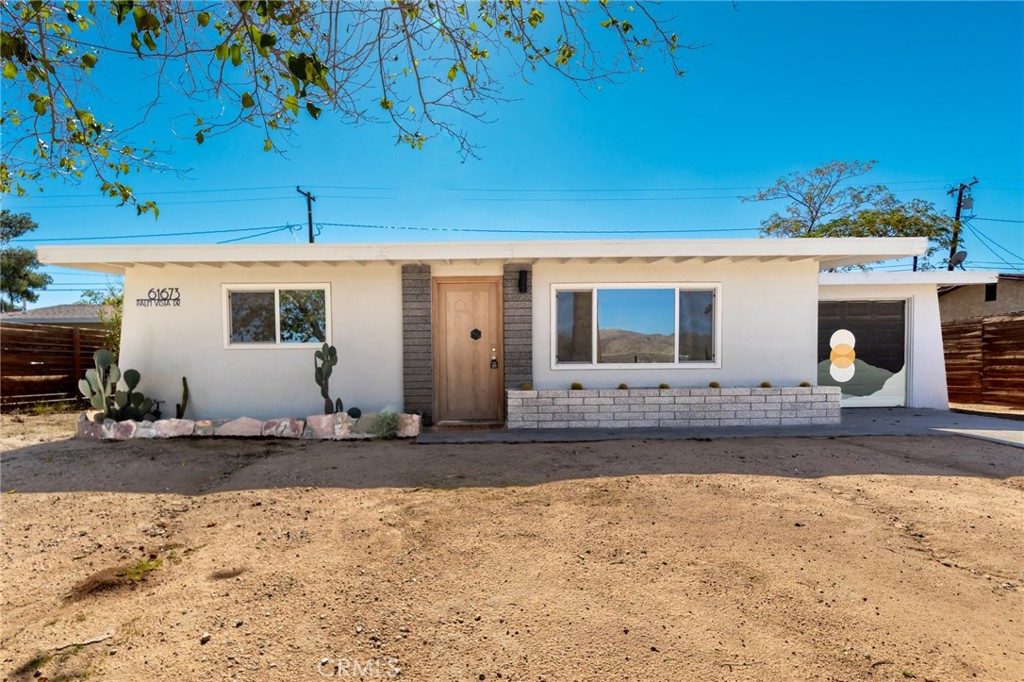 61673 Palm Vista Property Photo 2