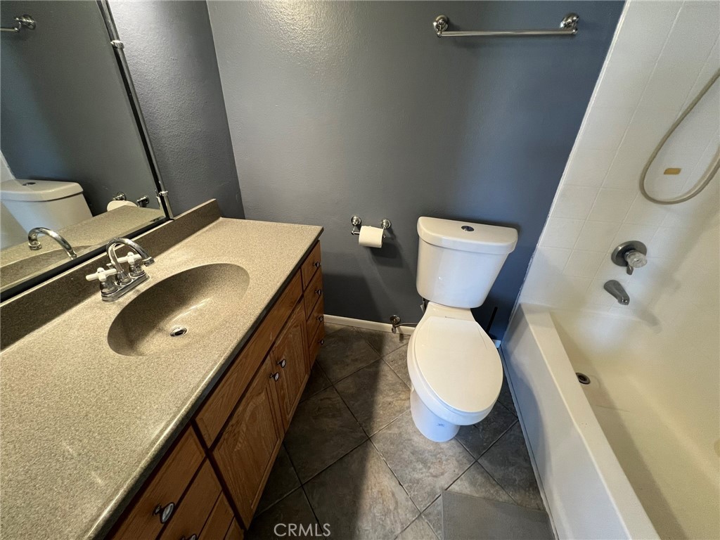 181 W La Verne Avenue 11 Property Photo 18