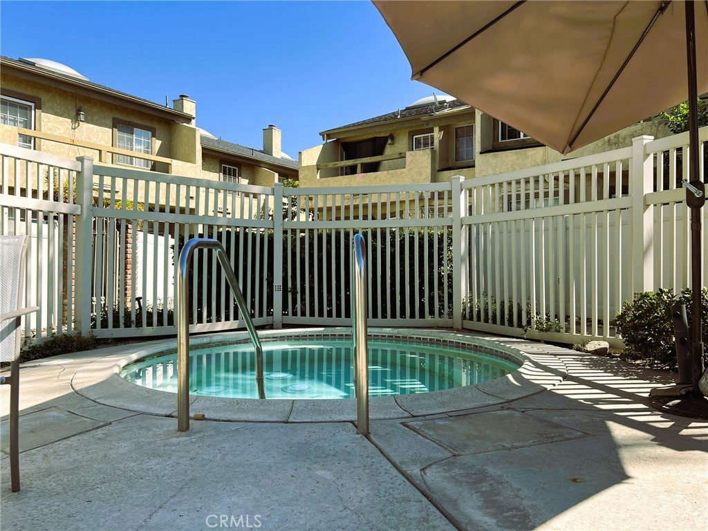181 W La Verne Avenue 11 Property Photo 26