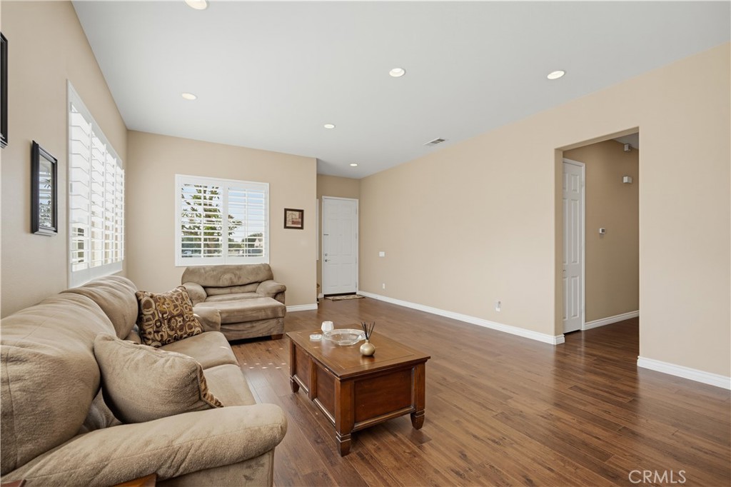 1660 Golden Way Property Photo 5
