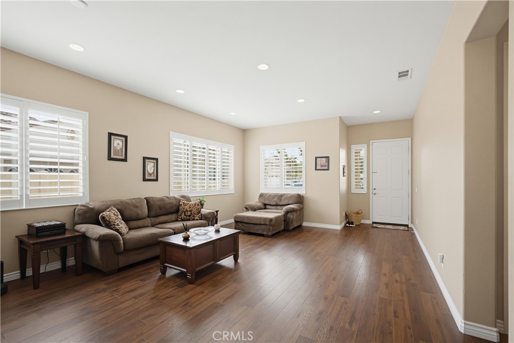 1660 Golden Way Property Photo 6
