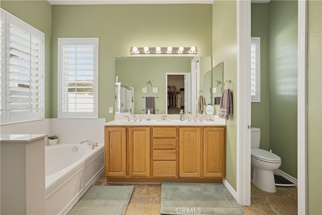 1660 Golden Way Property Photo 23