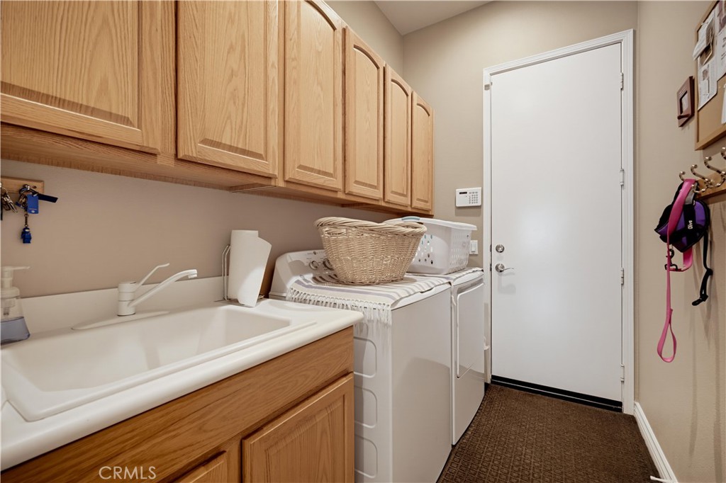 1660 Golden Way Property Photo 34