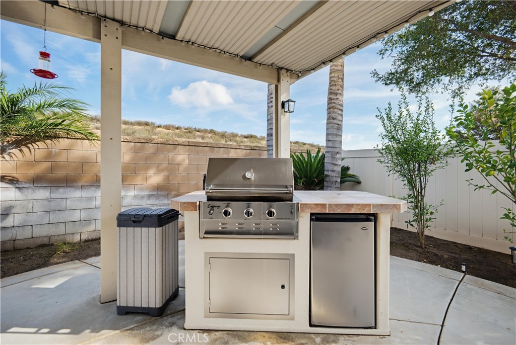 1660 Golden Way Property Photo 35