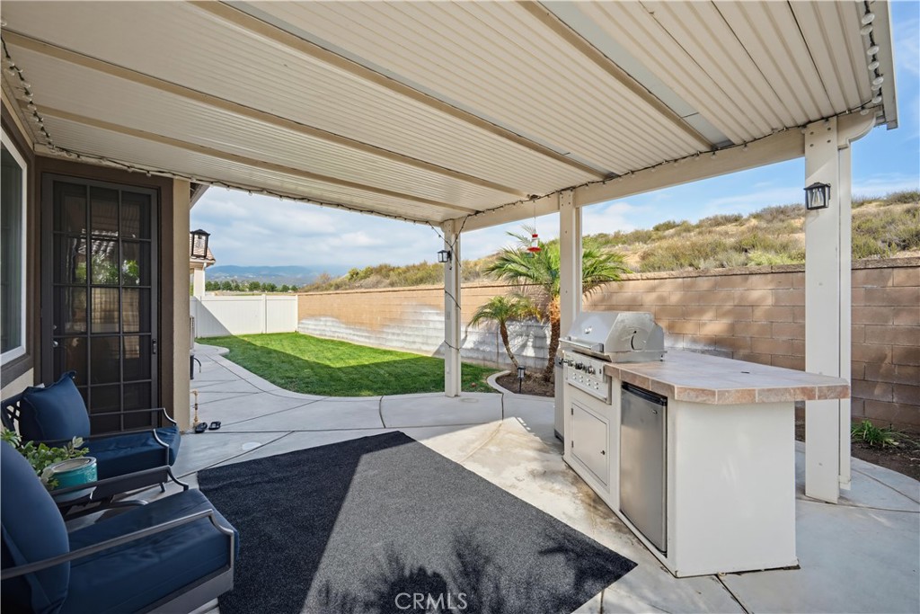 1660 Golden Way Property Photo 36