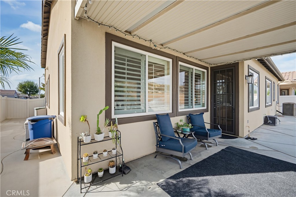 1660 Golden Way Property Photo 37