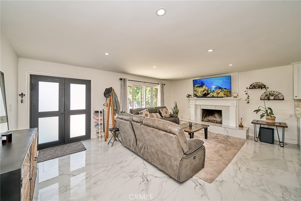 3549 Valley View Property Photo 2