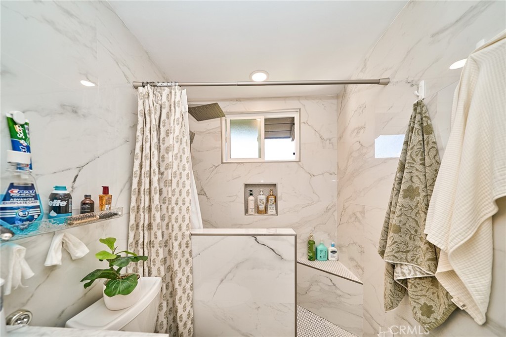 3549 Valley View Property Photo 10