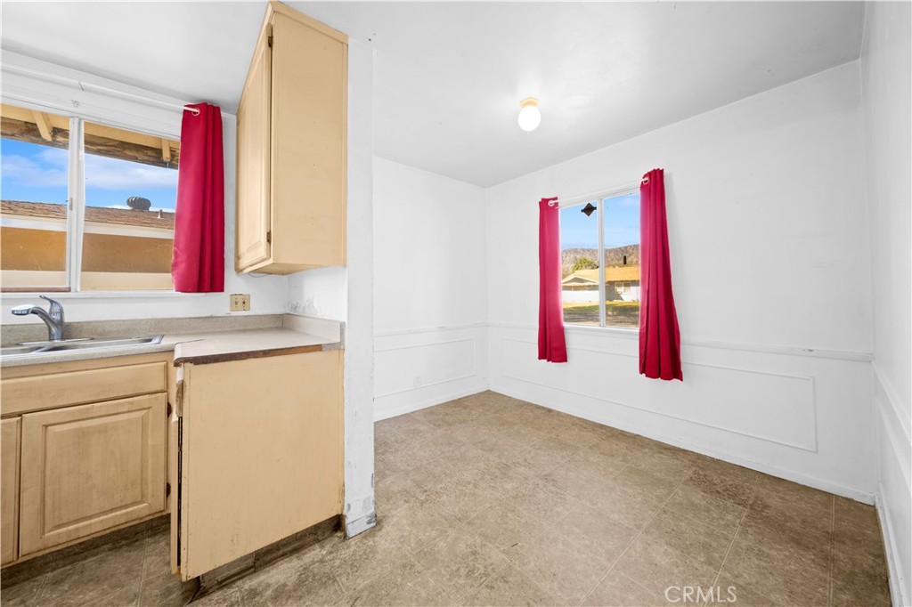 502 W Leeside Property Photo 10