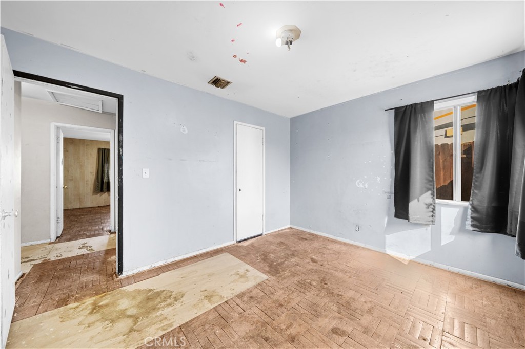 502 W Leeside Property Photo 25