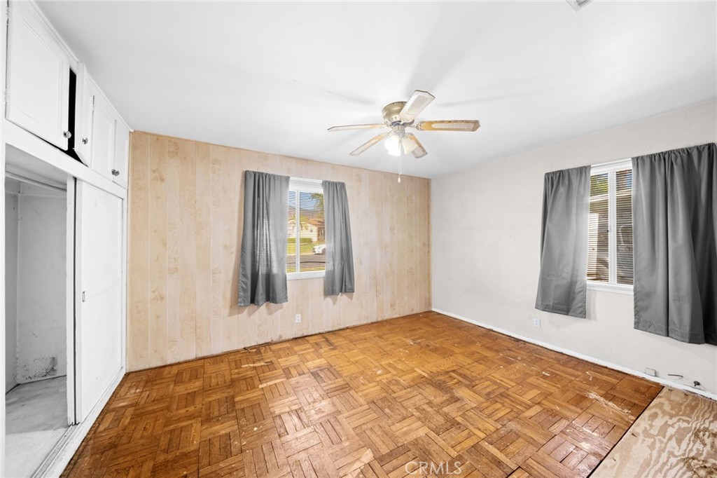 502 W Leeside Property Photo 26