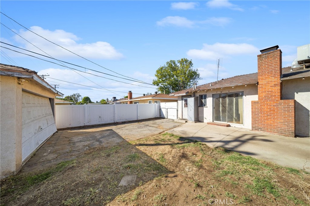502 W Leeside Property Photo 29