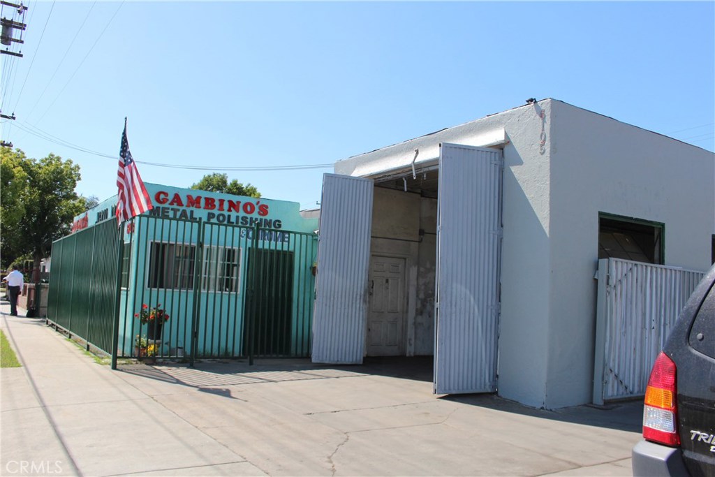 6101 Clara Street