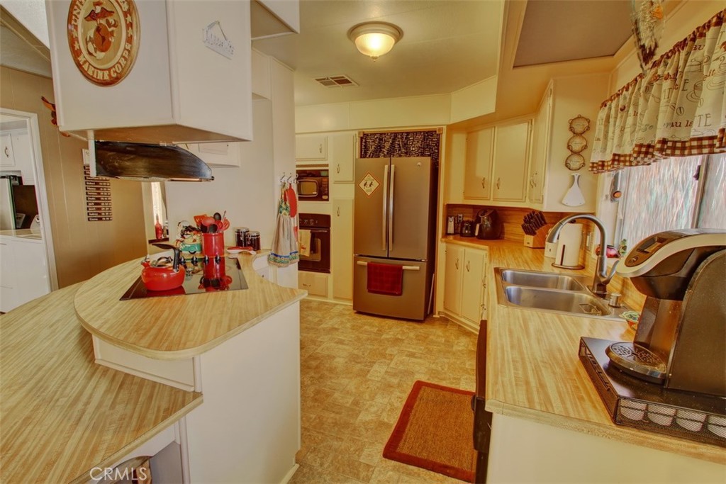 11730 Whittier Blvd 54 Property Photo 13