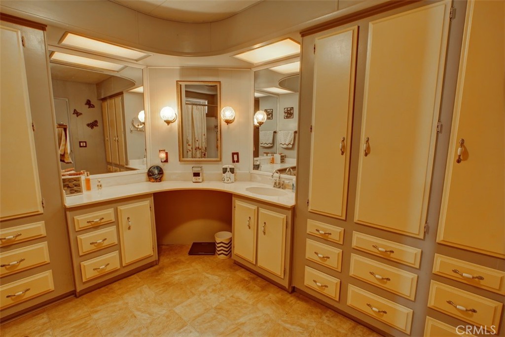 11730 Whittier Blvd 54 Property Photo 21