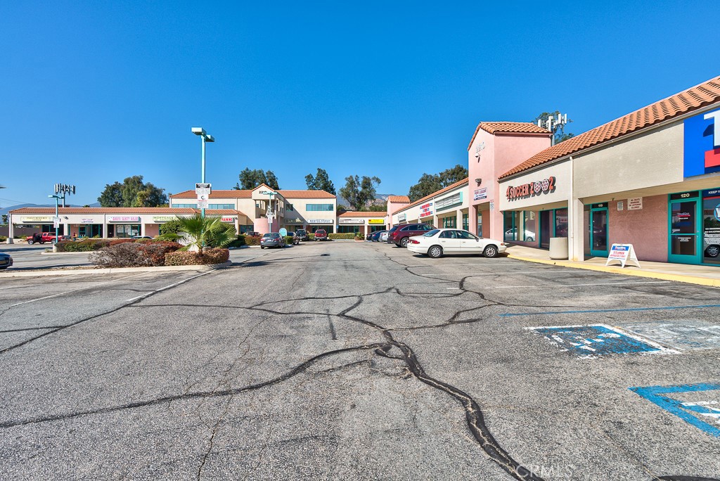 2210 E Highland Avenue Property Photo 3