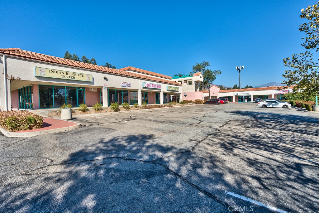2210 E Highland Avenue Property Photo 6