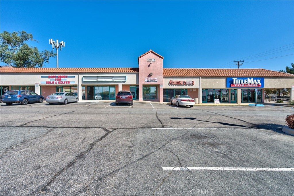 2210 E Highland Avenue Property Photo 11