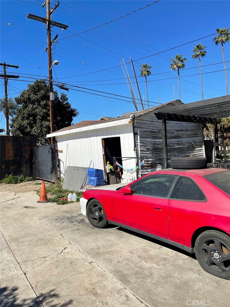 7019 Compton Avenue Property Photo 2