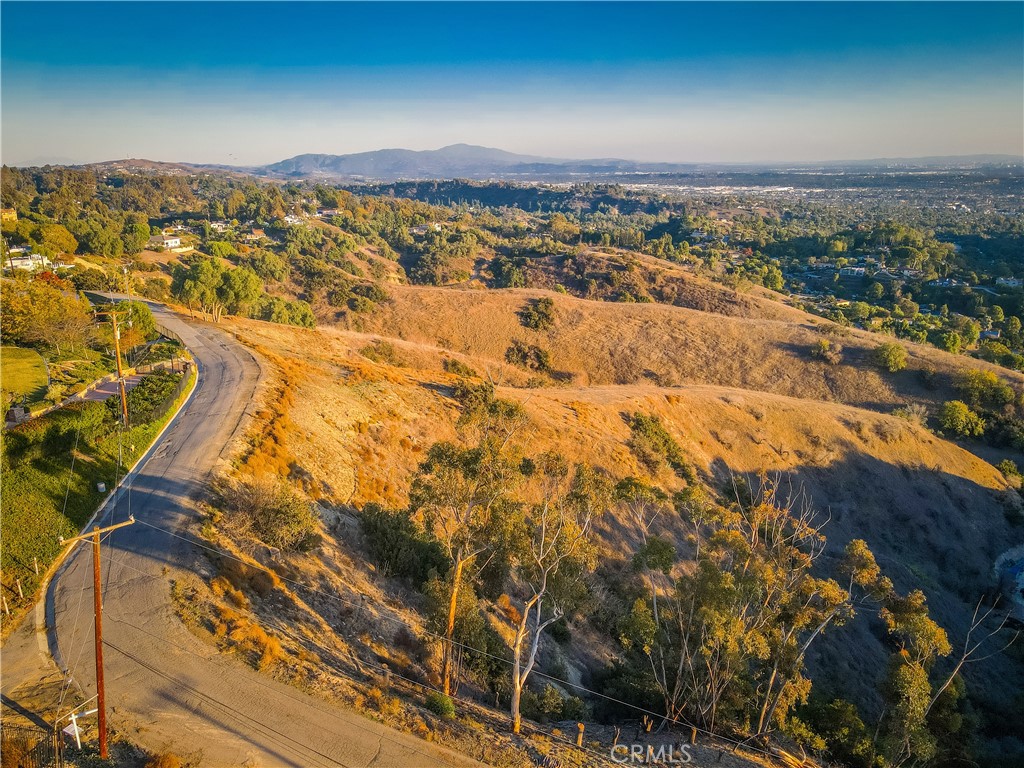 2368 Lupin Hill Road Property Photo 3