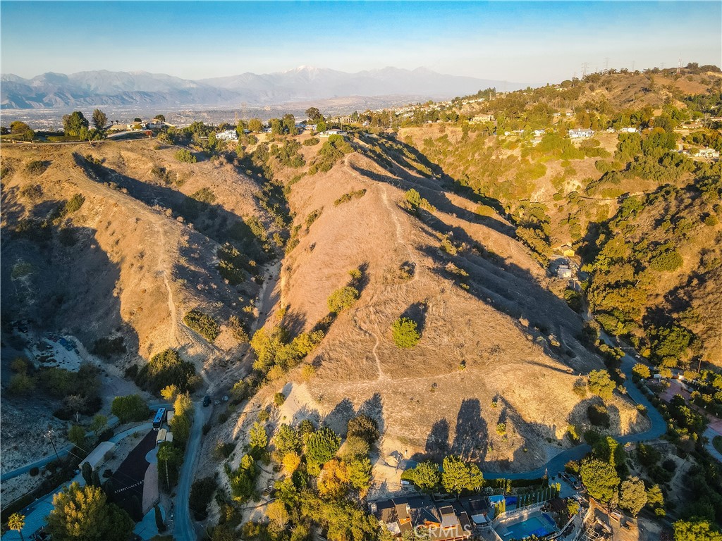 2368 Lupin Hill Road Property Photo 8