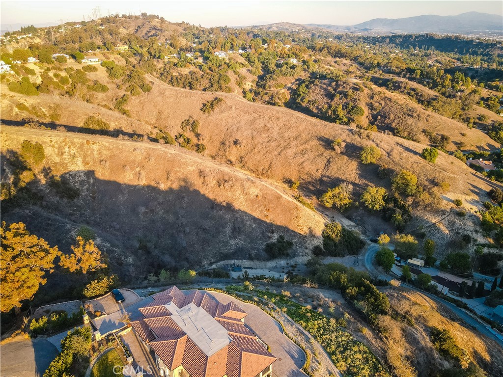 2368 Lupin Hill Road Property Photo 14