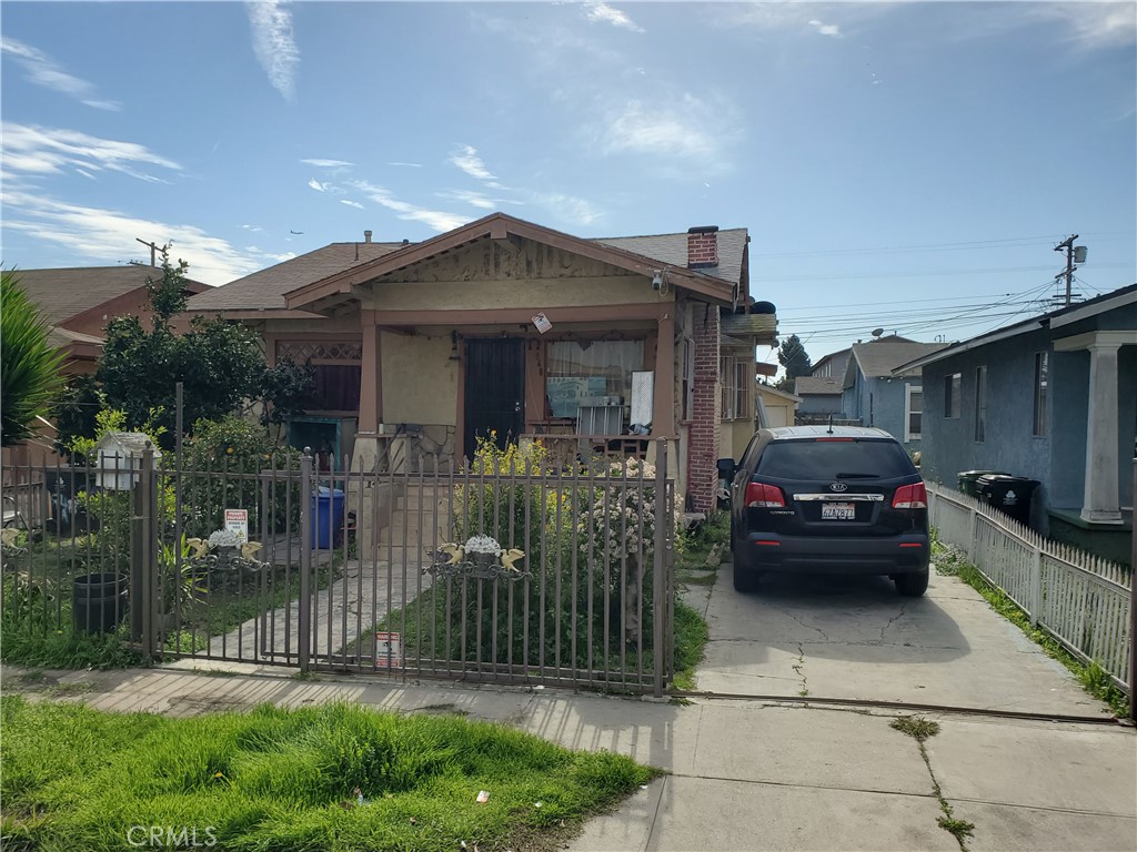 848 W 75th Street Property Photo 1