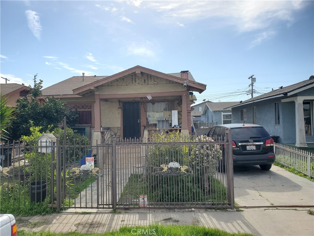 848 W 75th Street Property Photo 2