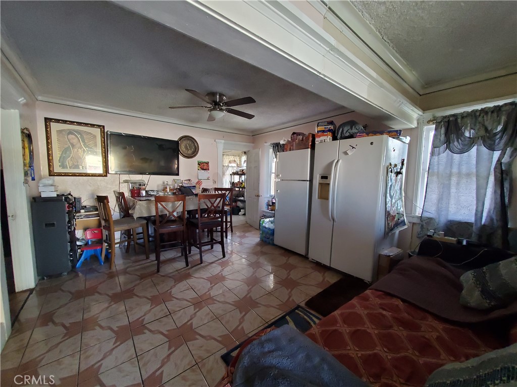848 W 75th Street Property Photo 4