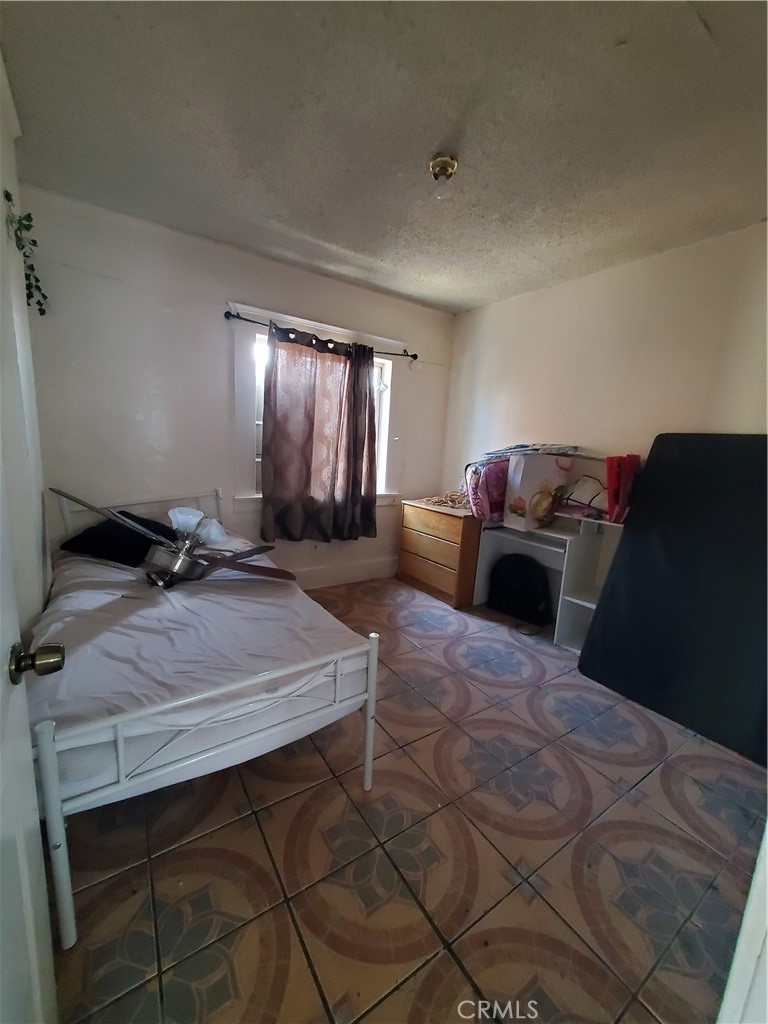 848 W 75th Street Property Photo 9