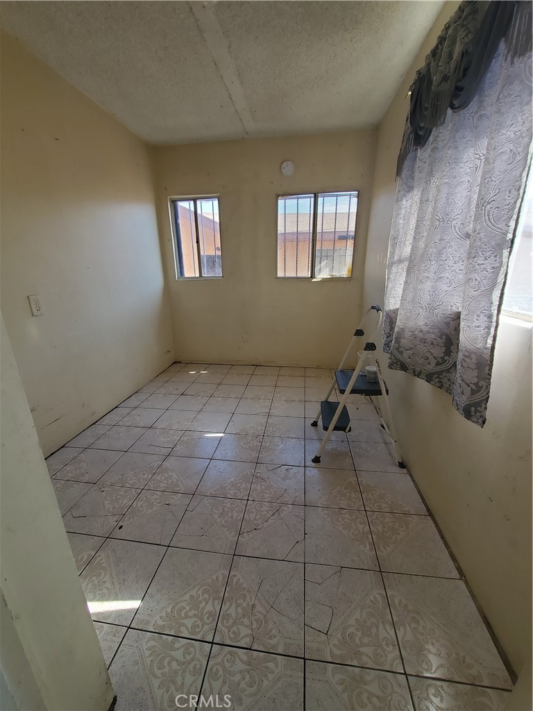 848 W 75th Street Property Photo 10