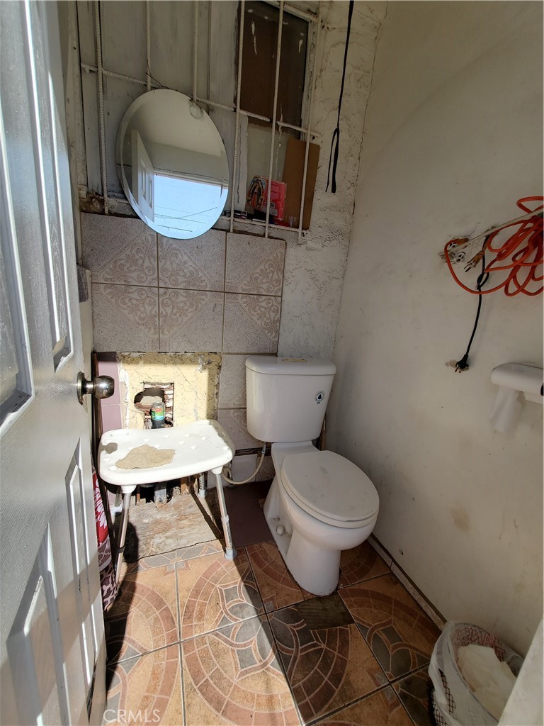 848 W 75th Street Property Photo 23