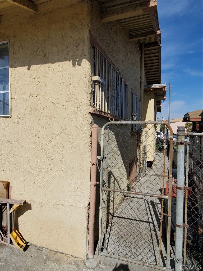 848 W 75th Street Property Photo 28