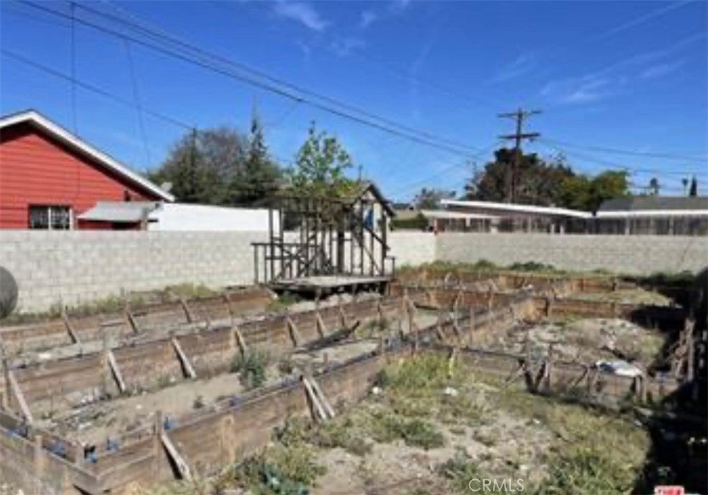661 W 65th Street Property Photo 8