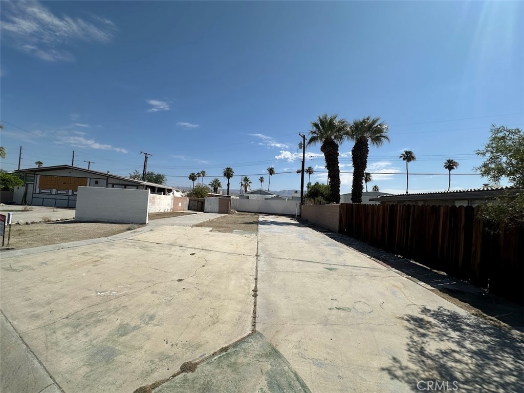 32060 Oakland Property Photo 3