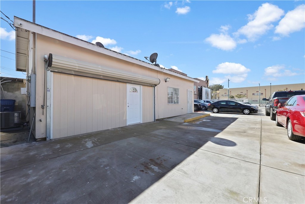 4620 S Vermont Avenue Property Photo 4