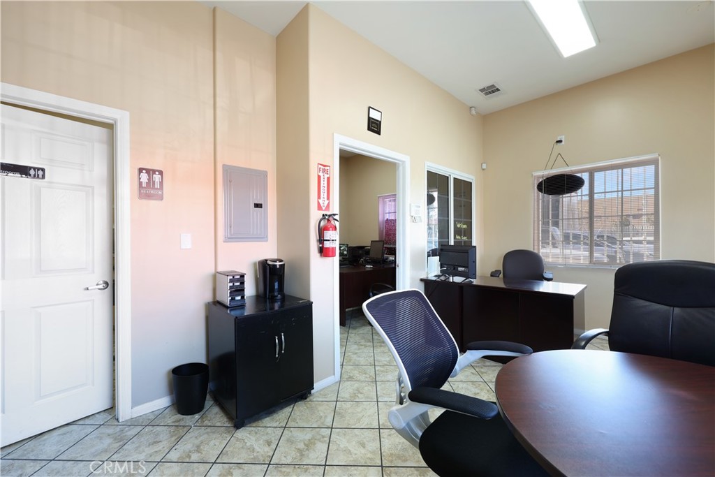 4620 S Vermont Avenue Property Photo 11
