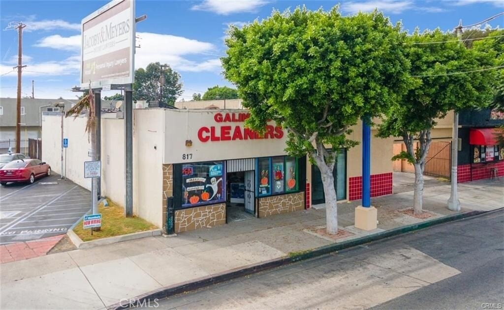 817 S Long Beach Boulevard Property Photo