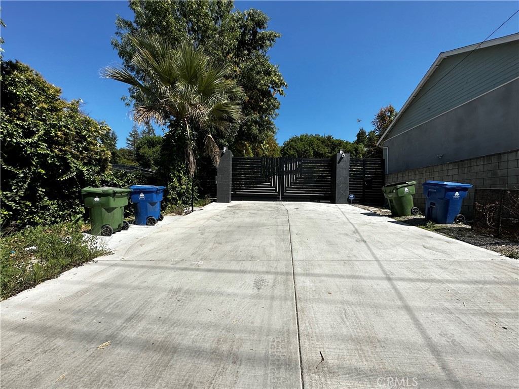 4632 Libbit Avenue Property Photo 6