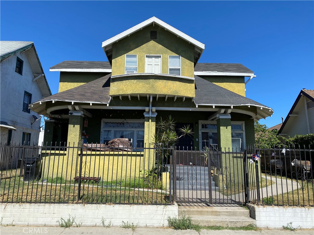 4056 S Normandie Avenue Property Photo 1