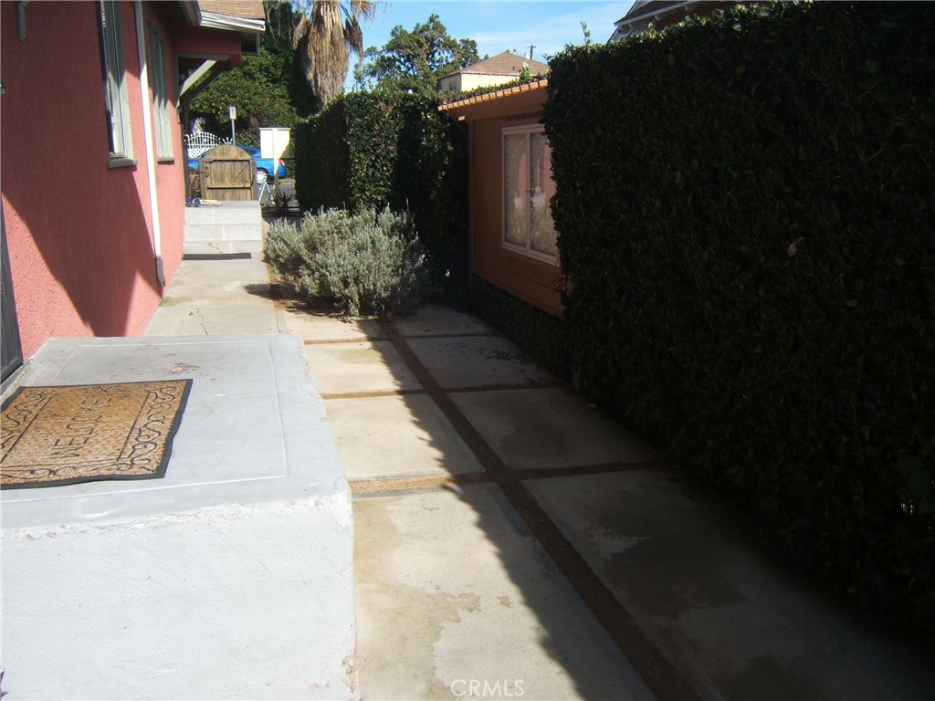 1270 W 35th Place Property Photo