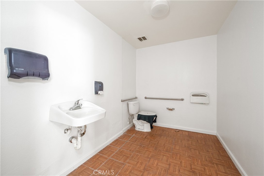 3579 Gage Avenue Property Photo 8