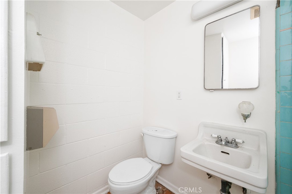 3579 Gage Avenue Property Photo 13