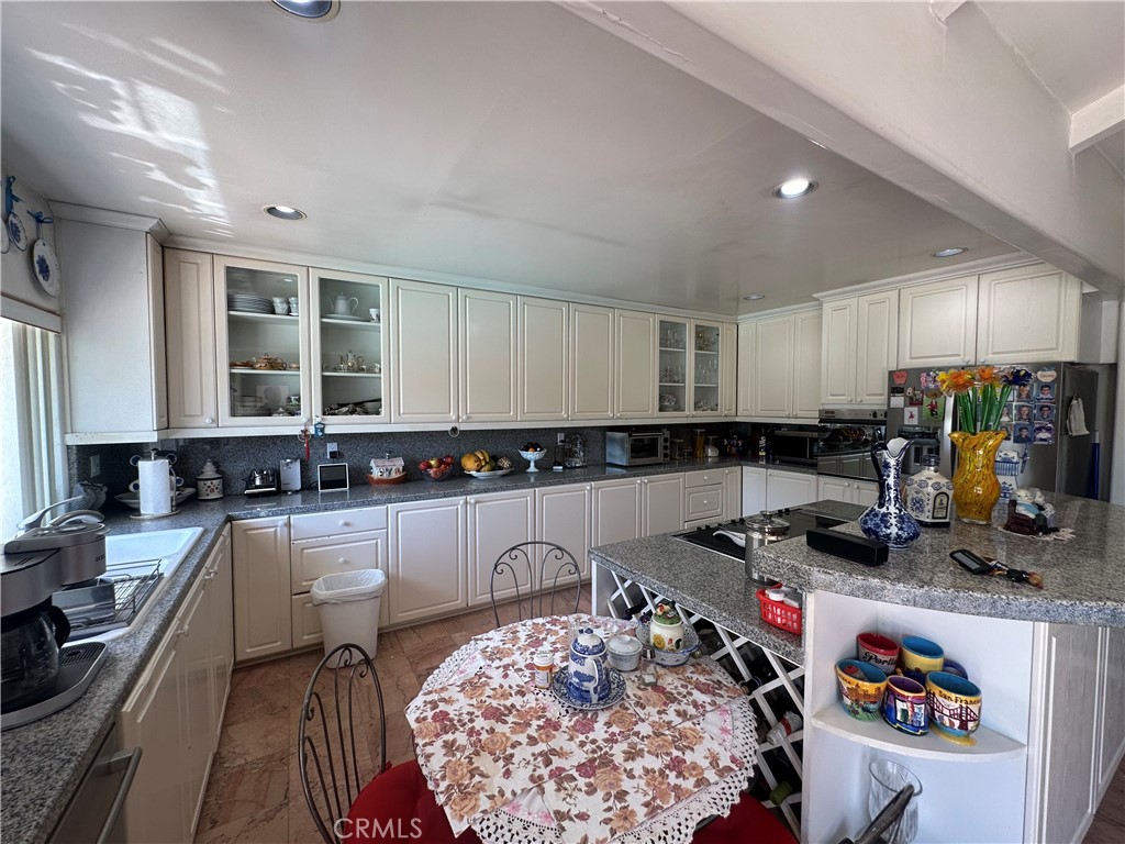 9254 Appleby Street Property Photo 12