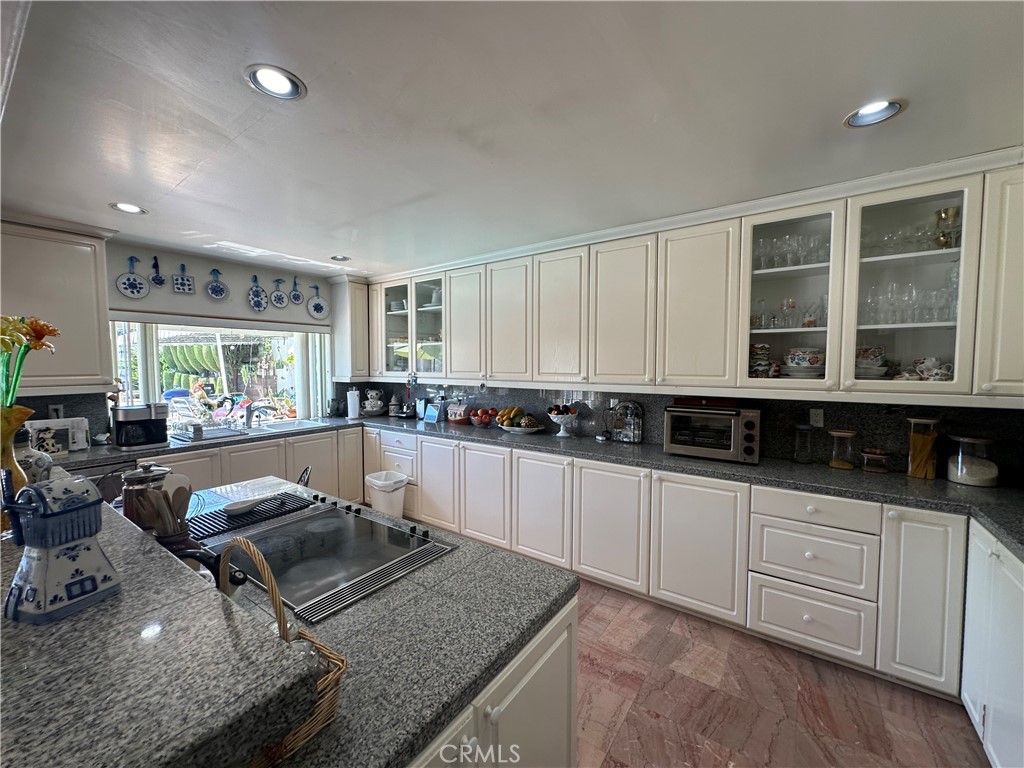 9254 Appleby Street Property Photo 13