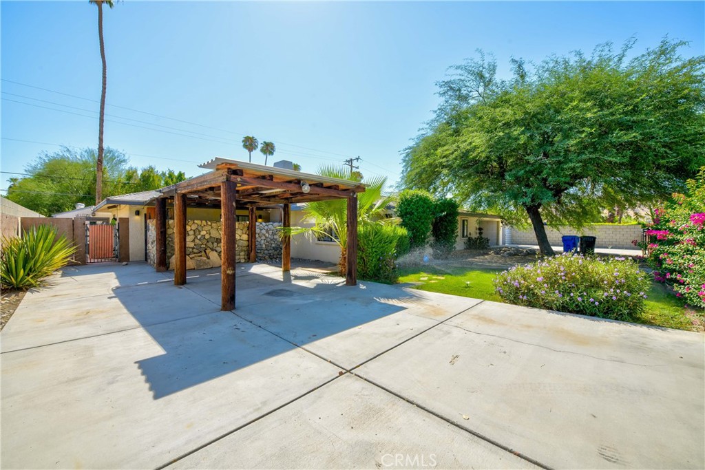 642 S Mountain View Drive Property Photo 4
