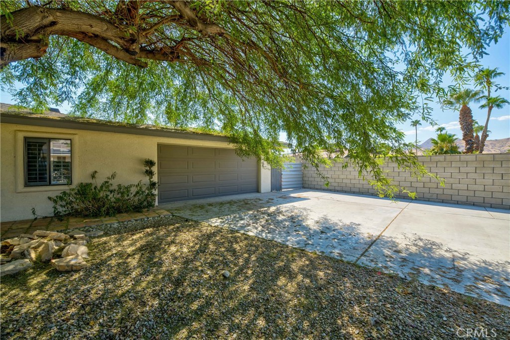 642 S Mountain View Drive Property Photo 6