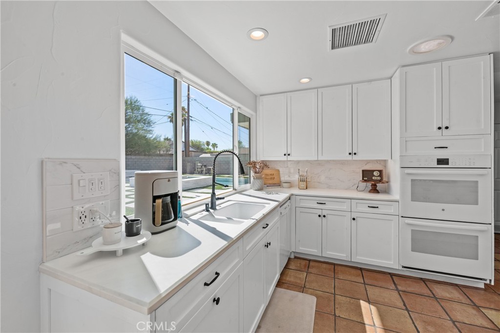 642 S Mountain View Drive Property Photo 14